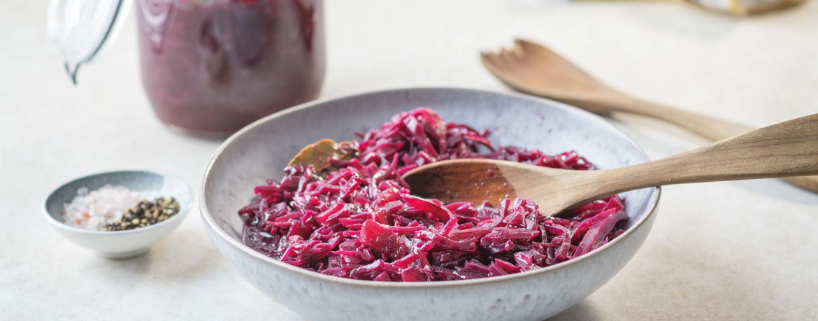 Klassischer Rotkohl mit Äpfeln und Zwiebeln für 4 Personen von lidl-kochen.de