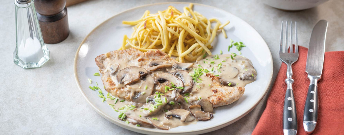 Schnitzel mit Pilzen und Spätzle in Rahmsoße für 4 Personen von lidl-kochen.de