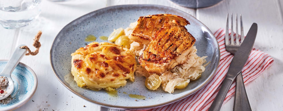 Filet vom Zander an Kartoffelgratin und fruchtigem Weintrauben-Sauerkraut für 4 Personen von lidl-kochen.de