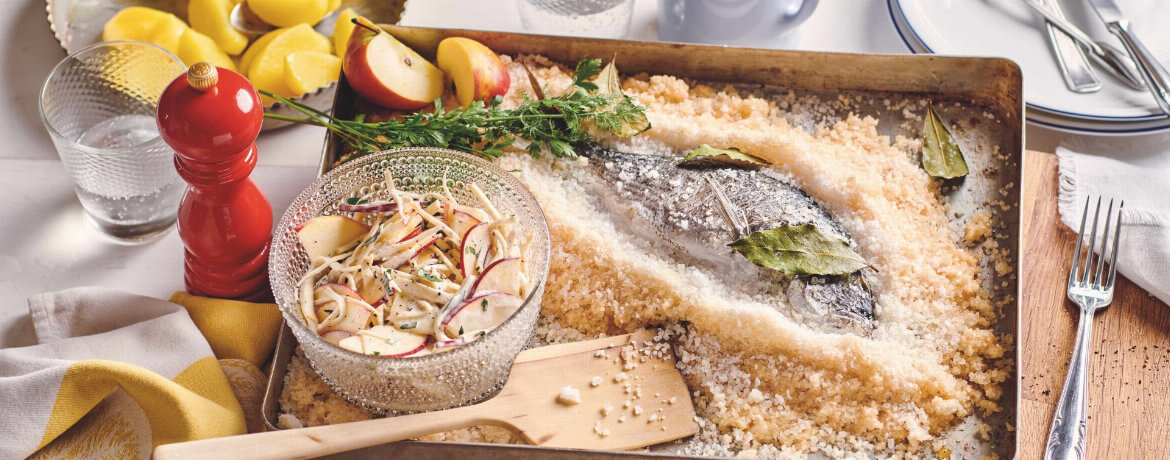 Dorade in Salzkruste mit Apfel-Sellerie-Salat - Rezept | LIDL Kochen