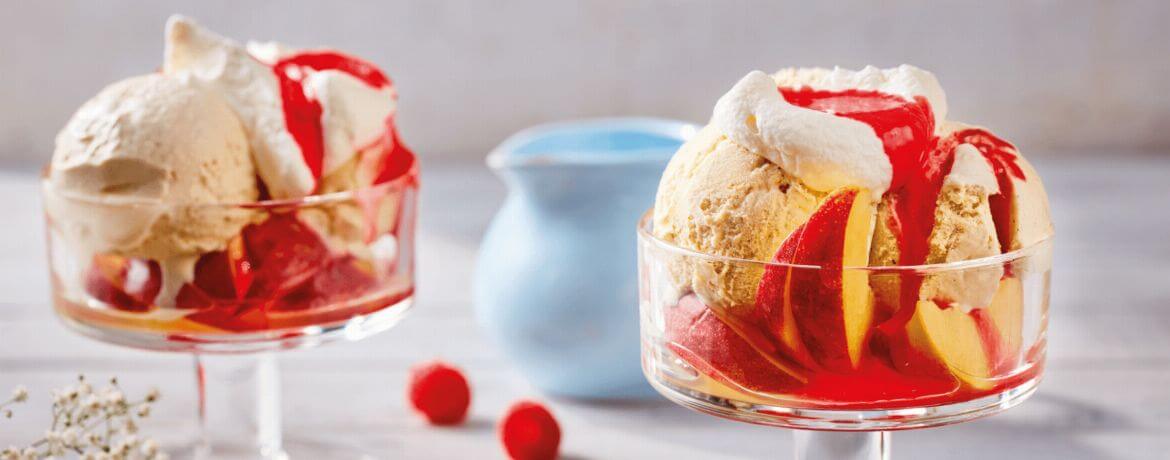 Nektarinen-Vanilleeis-Eisbecher mit Himbeersirup für 4 Personen von lidl-kochen.de
