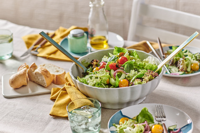 Salat mit Zitronen-Basilikum-Dressing - Rezept | LIDL Kochen