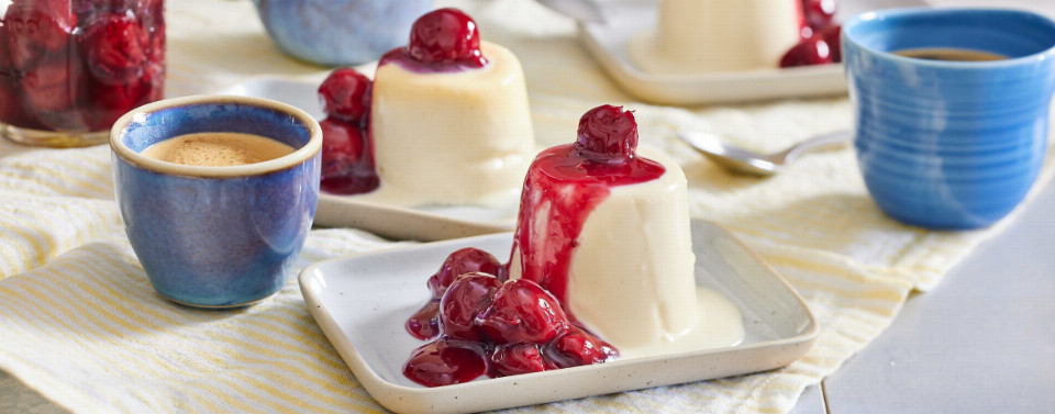 Marzipan-Panna cotta mit Kirschen - Rezept | LIDL Kochen