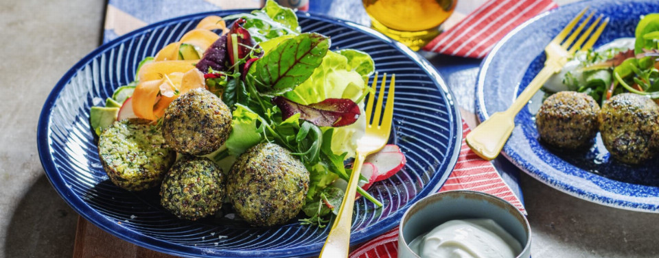 Falafel mit buntem Salat - Rezept | LIDL Kochen