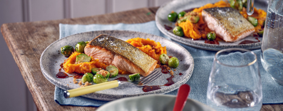Kürbispüree mit Rosenkohl und mariniertem Lachs - Rezept | LIDL Kochen