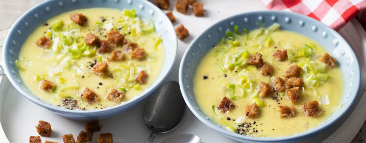 Lauch-Kartoffelsuppe mit Brotcroûtons - Rezept | LIDL Kochen Lauch-Kartoffelsuppe mit Brotcroûtons - Rezept | LIDL Kochen