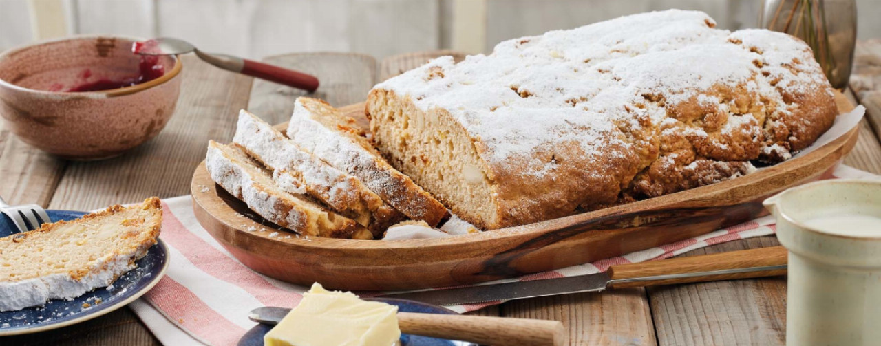 Quarkstollen mit Aprikosen und Mandeln - Rezept | LIDL Kochen