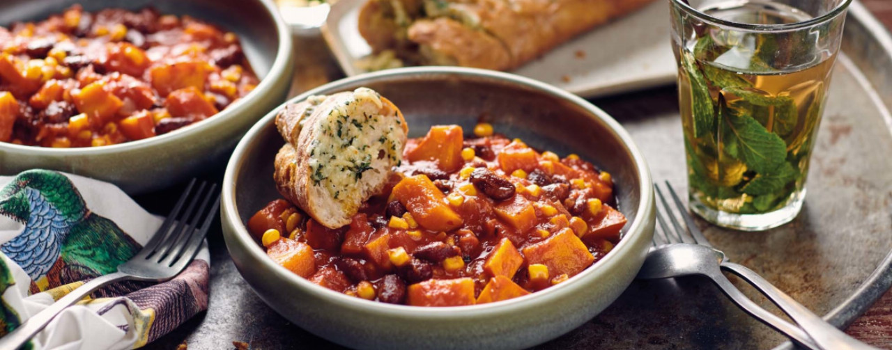 Kürbis-Chili mit Kräuterbaguette - Rezept | LIDL Kochen