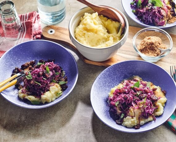 Kartoffel-Birnen-Püree mit lauwarmem Cranberry-Rotkohl-Salat