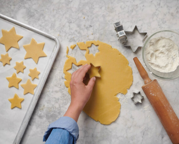 Dies ist Schritt Nr. 2 der Anleitung, wie man das Rezept Weihnachtskranz aus Plätzchen zubereitet.