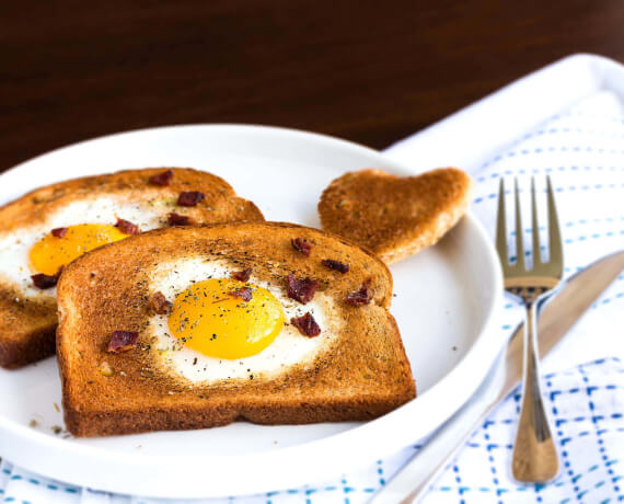 [Schnell &amp; einfach] Spiegelei im Toast mit Speck | LIDL Kochen