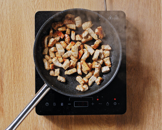 Dies ist Schritt Nr. 4 der Anleitung, wie man das Rezept Geschnetzeltes und Kartoffelrösti zubereitet.