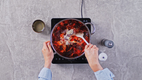 Dies ist Schritt Nr. 4 der Anleitung, wie man das Rezept Botwinka – Polnische Rote-Bete-Suppe zubereitet.