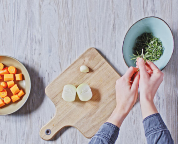 Dies ist Schritt Nr. 1 der Anleitung, wie man das Rezept Veganer Braten aus Linsen & Nüssen zubereitet.