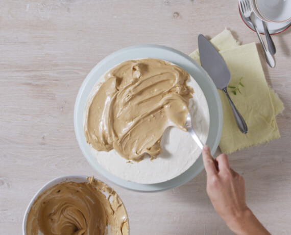 Dies ist Schritt Nr. 6 der Anleitung, wie man das Rezept Dalgona Cheesecake zubereitet.