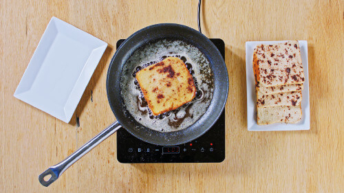 Dies ist Schritt Nr. 2 der Anleitung, wie man das Rezept Cookies and Cream Aufstrich auf French Toast mit Peanut Butter Ice cream zubereitet.