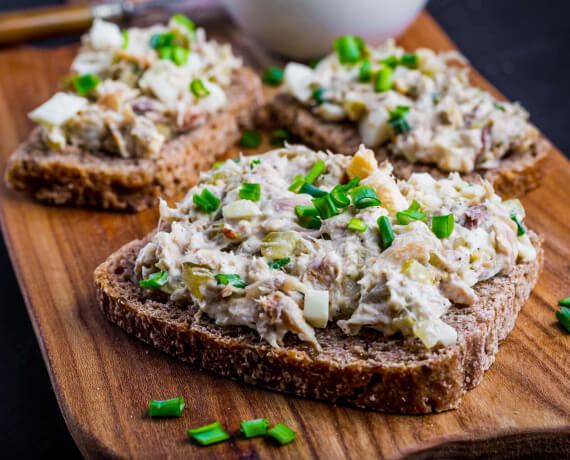 Makrelen-Dip mit Gewürzgurken