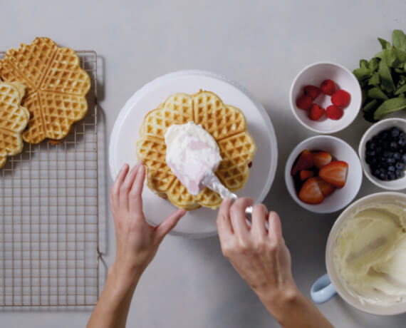 Dies ist Schritt Nr. 4 der Anleitung, wie man das Rezept Waffeltorte zubereitet.