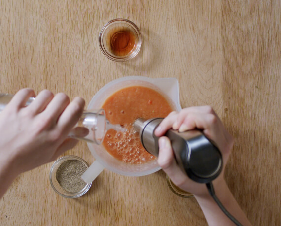 Dies ist Schritt Nr. 3 der Anleitung, wie man das Rezept Klassische Gazpacho zubereitet.