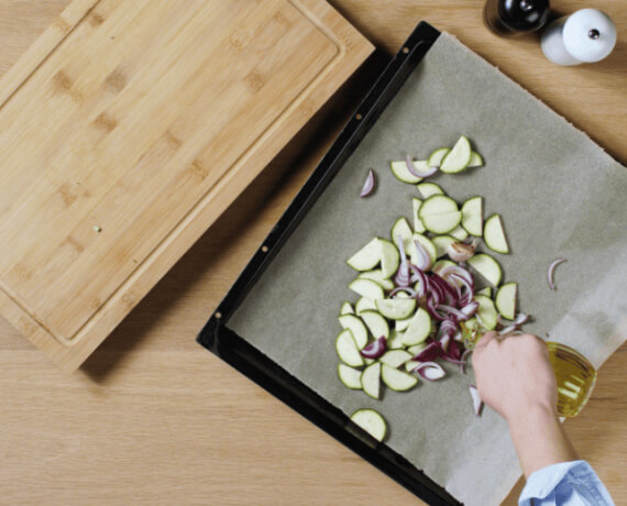 Dies ist Schritt Nr. 1 der Anleitung, wie man das Rezept Italienischer Nudelsalat mit Hähnchen und grünen Oliven zubereitet.