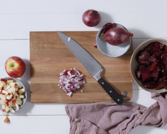 Dies ist Schritt Nr. 1 der Anleitung, wie man das Rezept Marmorierte Rote-Bete-Suppe zubereitet.