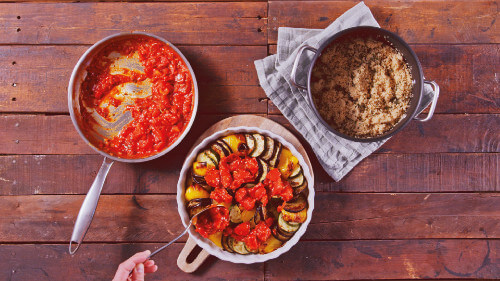 Dies ist Schritt Nr. 4 der Anleitung, wie man das Rezept Geschichtetes Ratatouille mit Kräutercouscous zubereitet.