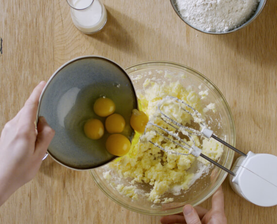 Dies ist Schritt Nr. 2 der Anleitung, wie man das Rezept Klassischer Apfelkuchen zubereitet.