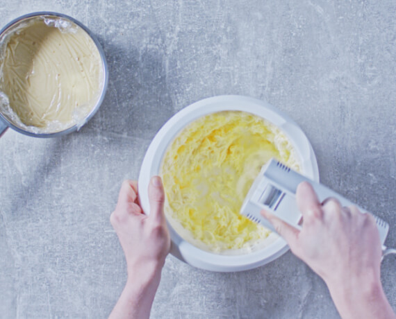 Dies ist Schritt Nr. 5 der Anleitung, wie man das Rezept Veganer Bienenstich zubereitet.
