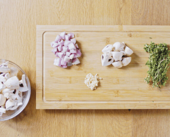 Dies ist Schritt Nr. 1 der Anleitung, wie man das Rezept Coq au vin zubereitet.