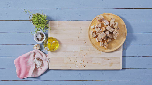 Dies ist Schritt Nr. 1 der Anleitung, wie man das Rezept Brotcroûtons zubereitet.