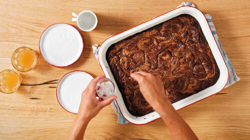 Dies ist Schritt Nr. 4 der Anleitung, wie man das Rezept Erdnussbutter-Swirl-Brownies zubereitet.