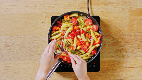 Dies ist Schritt Nr. 3 der Anleitung, wie man das Rezept Pasta Mista mit Maultaschen und Schupfnudeln zubereitet.