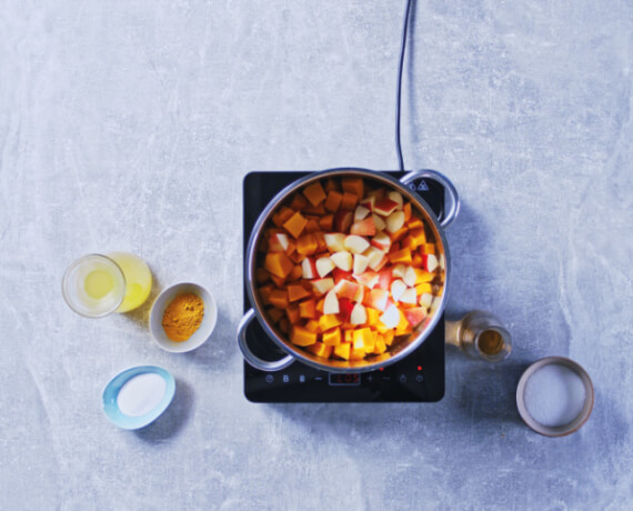 Dies ist Schritt Nr. 2 der Anleitung, wie man das Rezept Kürbis-Ingwer-Suppe zubereitet.