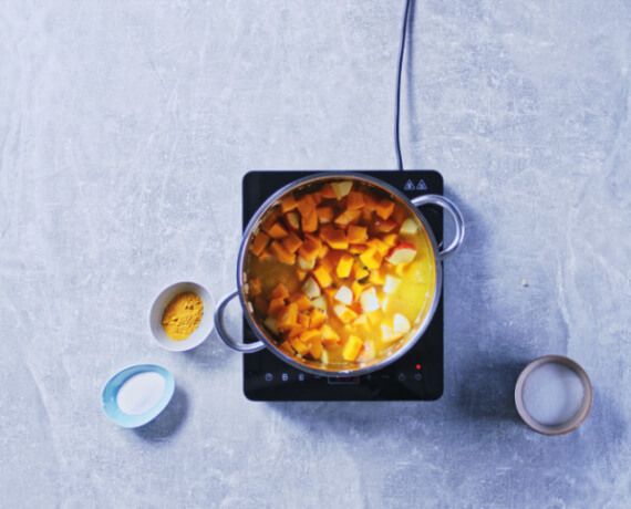 Dies ist Schritt Nr. 3 der Anleitung, wie man das Rezept Kürbis-Ingwer-Suppe zubereitet.