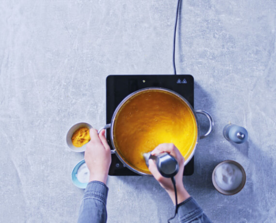 Dies ist Schritt Nr. 4 der Anleitung, wie man das Rezept Kürbis-Ingwer-Suppe zubereitet.