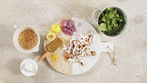 Dies ist Schritt Nr. 1 der Anleitung, wie man das Rezept Vegane-Zitronen Spaghetti mit Cashew-Sauce zubereitet.