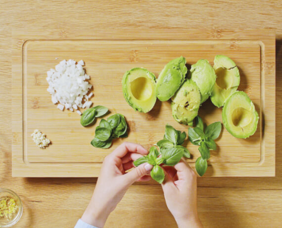 Dies ist Schritt Nr. 2 der Anleitung, wie man das Rezept Spaghetti mit Avocadosauce zubereitet.