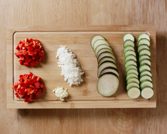 Dies ist Schritt Nr. 1 der Anleitung, wie man das Rezept Ratatouille zubereitet.