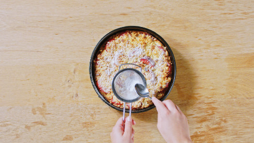 Dies ist Schritt Nr. 4 der Anleitung, wie man das Rezept Veganer Pflaumenkuchen mit Streuseln zubereitet.