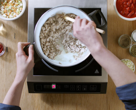 Dies ist Schritt Nr. 1 der Anleitung, wie man das Rezept Klassische Lasagne zubereitet.