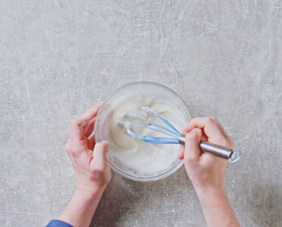 Dies ist Schritt Nr. 3 der Anleitung, wie man das Rezept Schokotaler mit Royal Icing zubereitet.