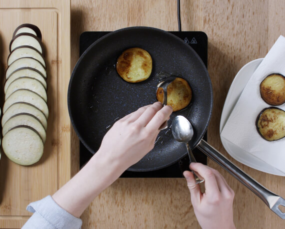 Dies ist Schritt Nr. 3 der Anleitung, wie man das Rezept Moussaka zubereitet.