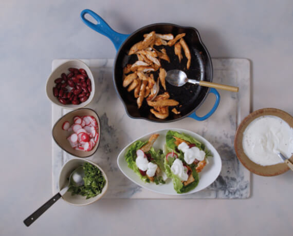 Dies ist Schritt Nr. 5 der Anleitung, wie man das Rezept Low-Carb-Hühnchen-Tacos zubereitet.