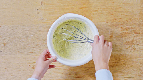Dies ist Schritt Nr. 1 der Anleitung, wie man das Rezept Kräuterpfannkuchen mit cremigen Pilzen zubereitet.