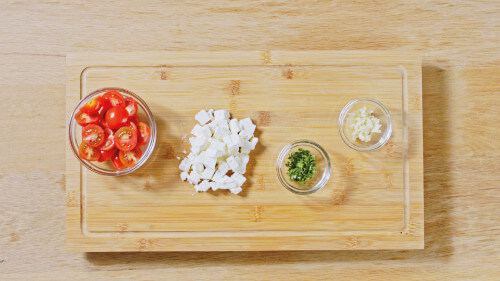 Dies ist Schritt Nr. 3 der Anleitung, wie man das Rezept Vegane Gyros-Bowl mit Zucchini-Bulgur zubereitet.