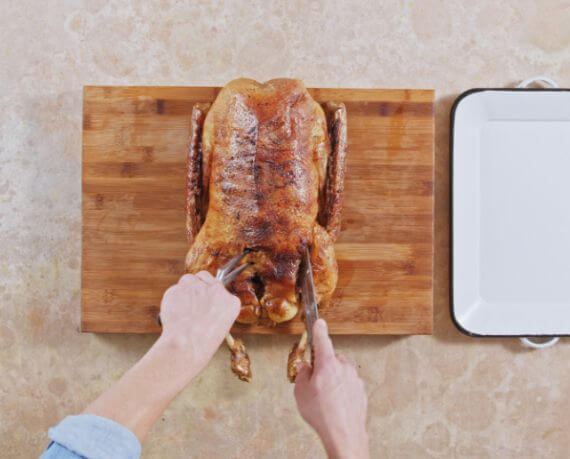 Dies ist Schritt Nr. 1 der Anleitung, wie man das Rezept Gans tranchieren zubereitet.