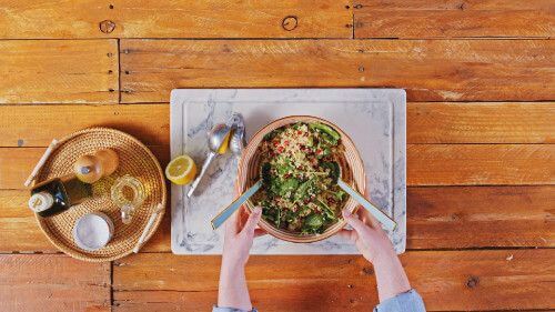 Dies ist Schritt Nr. 3 der Anleitung, wie man das Rezept Merguez mit Tabouleh und gegrillter Aubergine zubereitet.