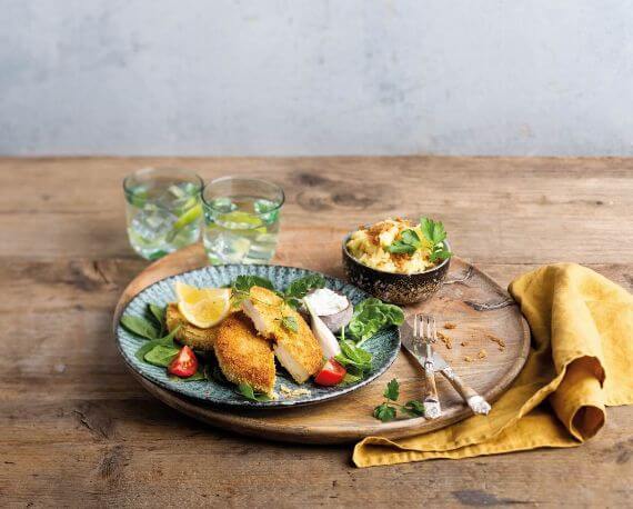 Sellerie-Schnitzel mit Remoulade und Röstzwiebel-Kartoffelpüree