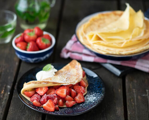 Pfannkuchen mit Erdbeeren