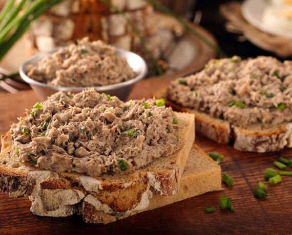 Belegtes Brot mit Thunfischpaste